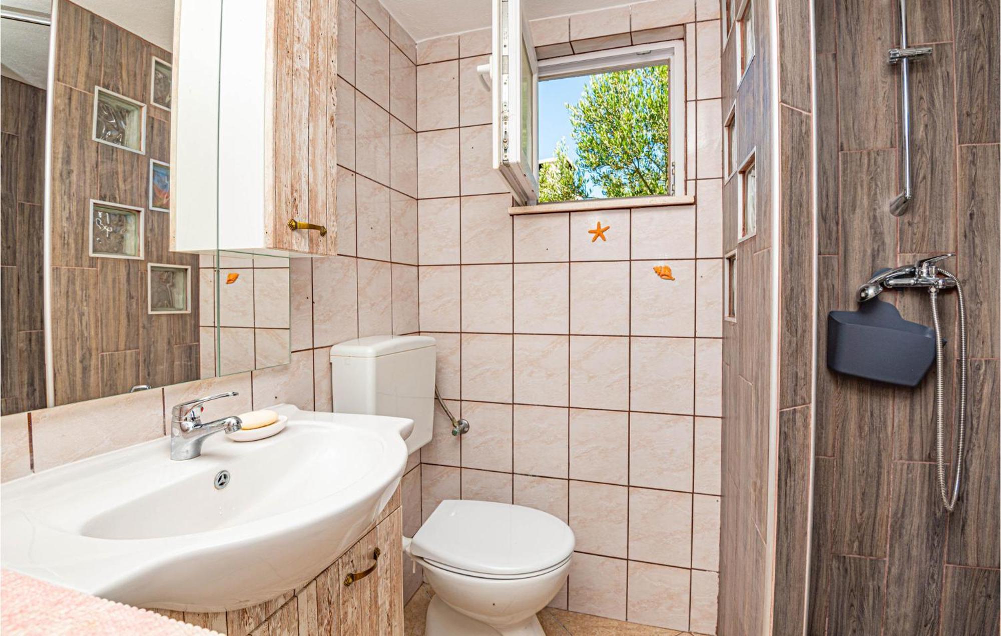 Nice Home In Zatoglav With House Sea View Podglavica Exterior foto