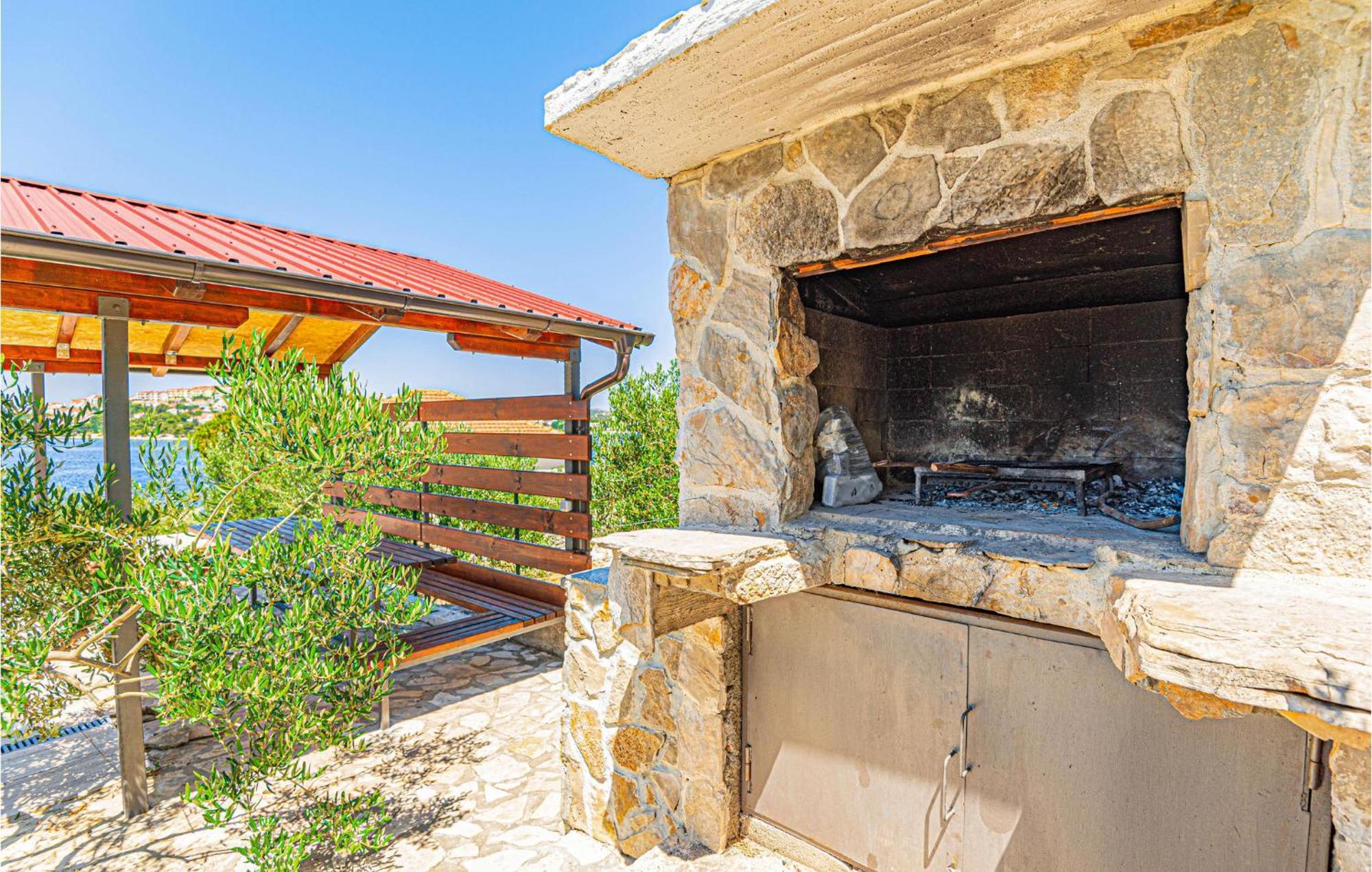 Nice Home In Zatoglav With House Sea View Podglavica Exterior foto